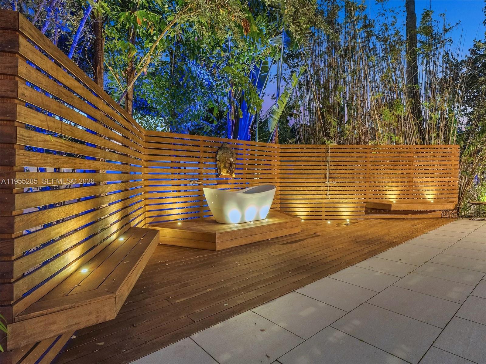 HOLLYWOOD LAKES SECTION - Residential