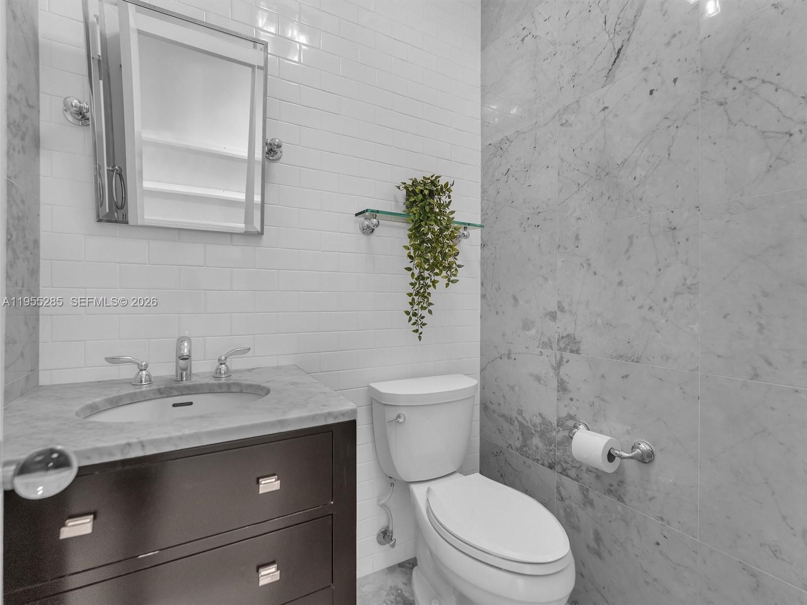 HOLLYWOOD LAKES SECTION - Residential