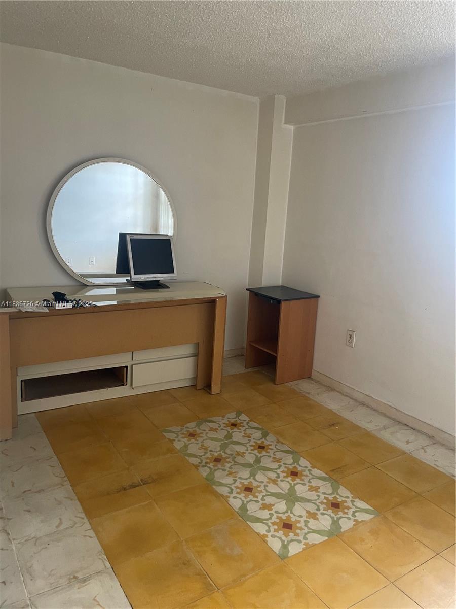 EL BOSQUE AT LITTLE HAVAN - Residential