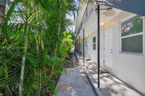 3676 Oak Ave 4 Miami FL 33133