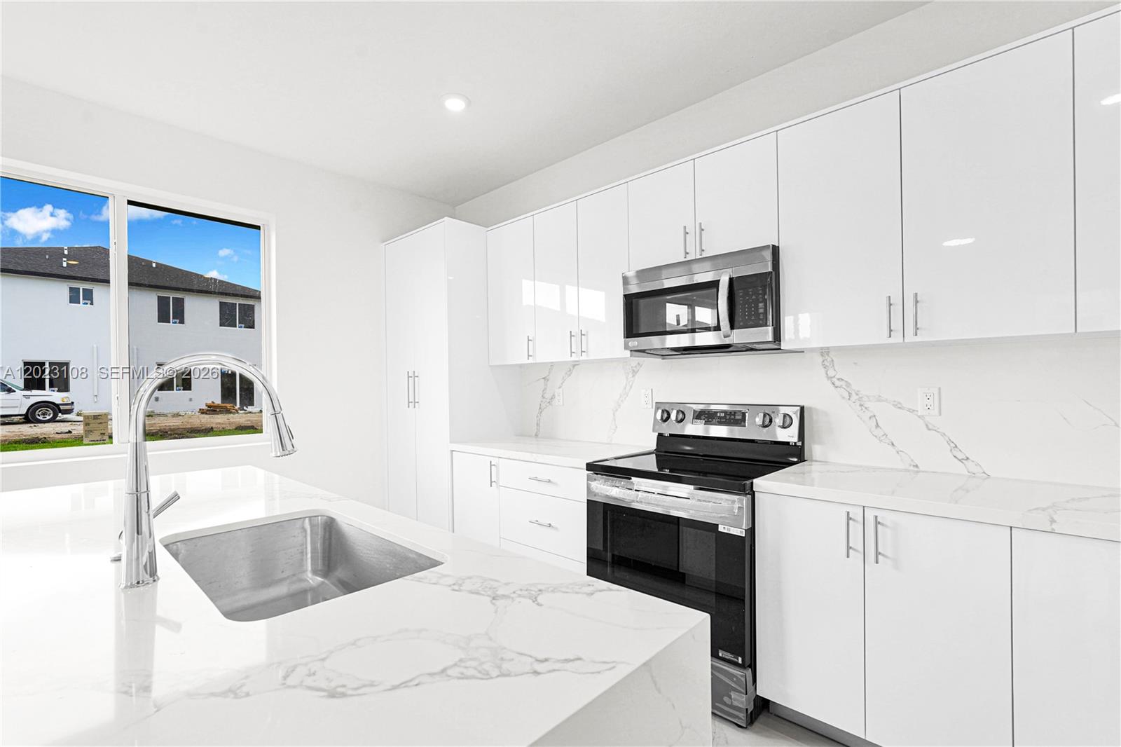 CHLOE ESTATES - Residential
