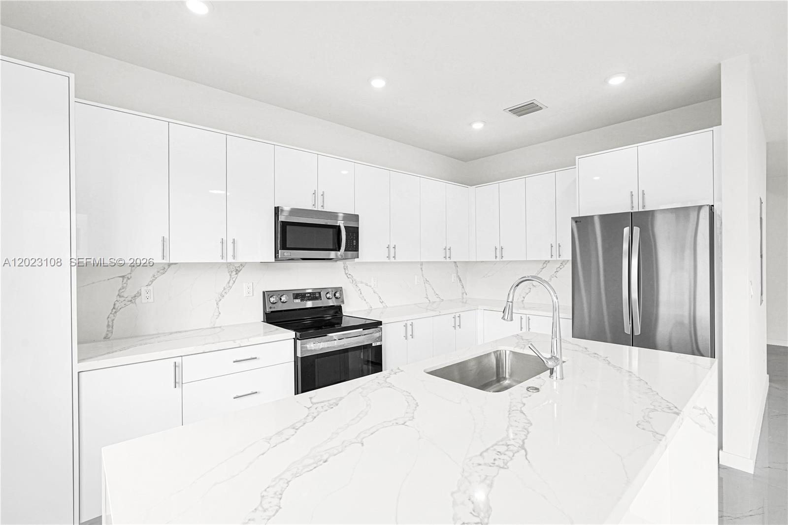 CHLOE ESTATES - Residential