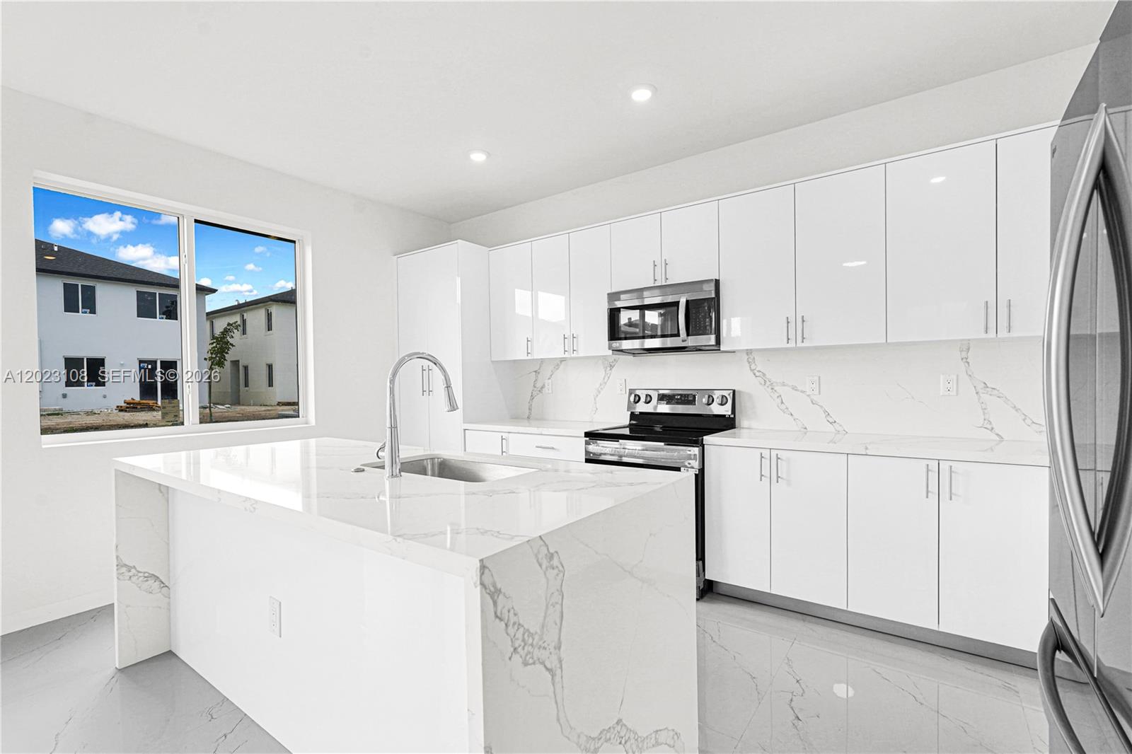 CHLOE ESTATES - Residential