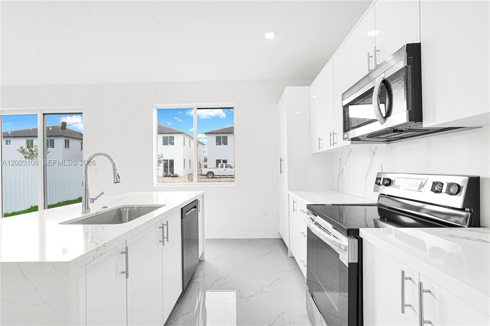 CHLOE ESTATES - Residential