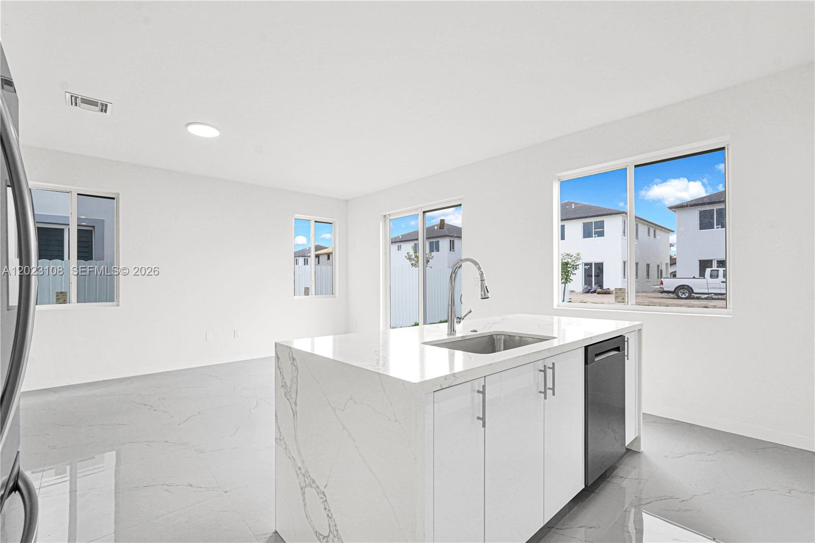CHLOE ESTATES - Residential