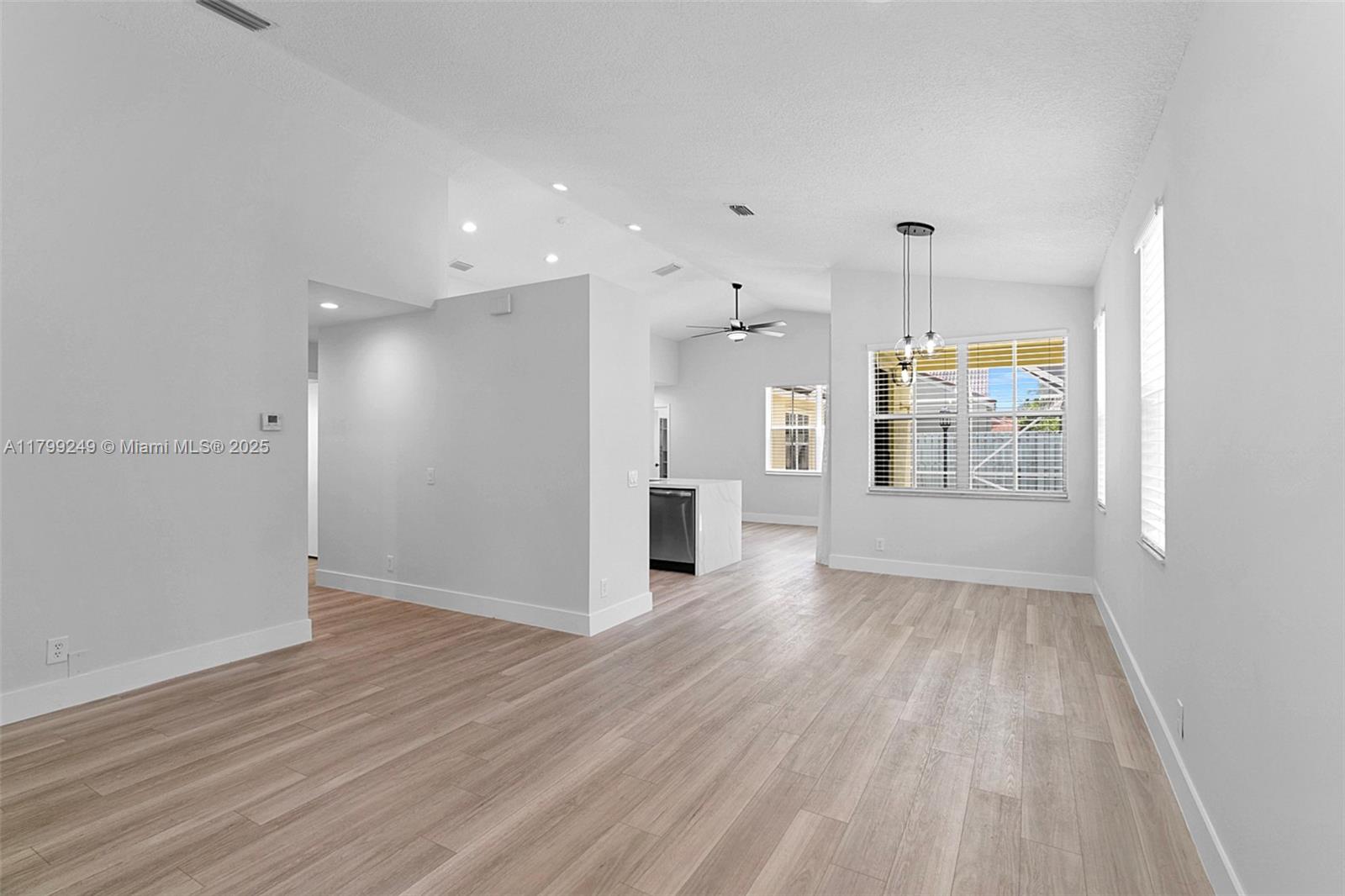 824 Sand Creek Cir