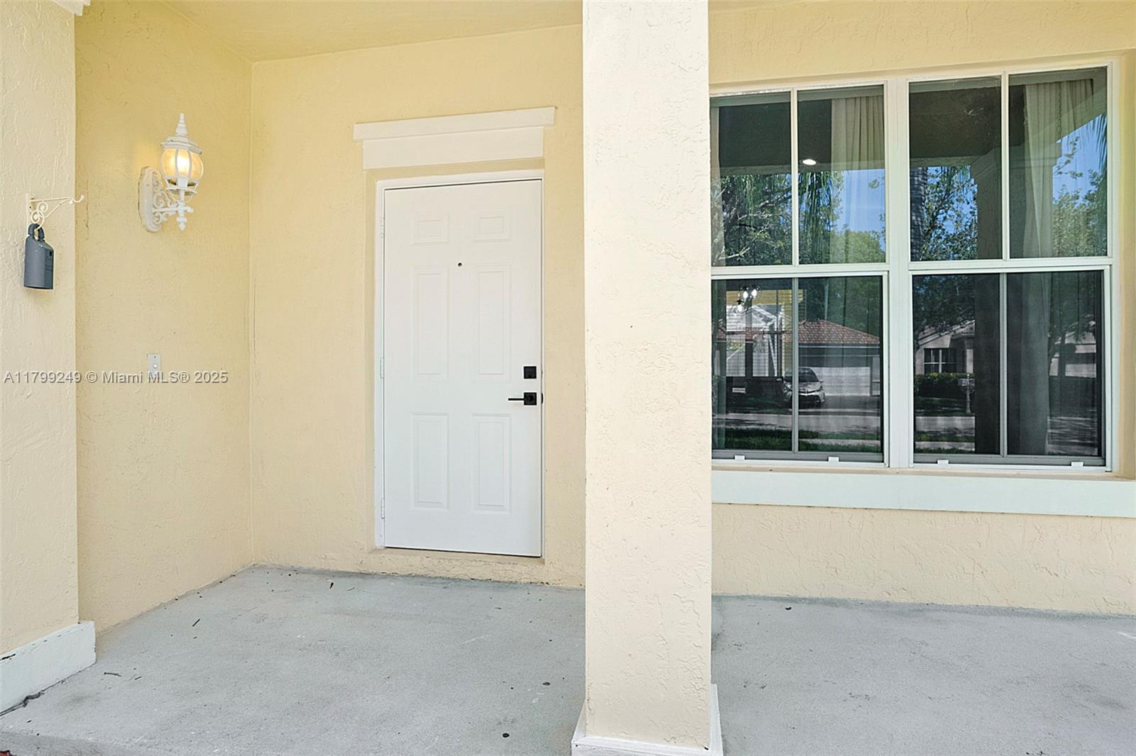 824 Sand Creek Cir