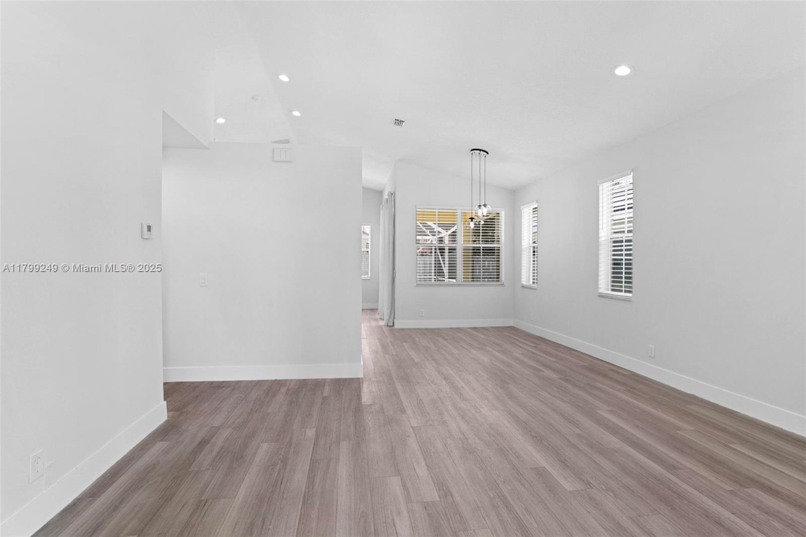 824 Sand Creek Cir