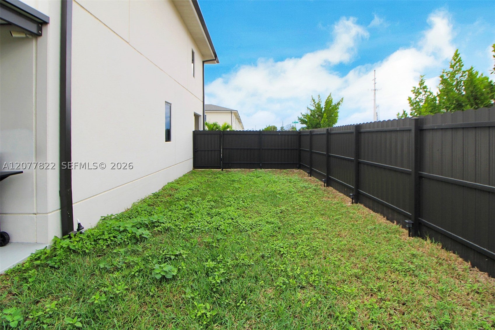 320 NW 13th Ct