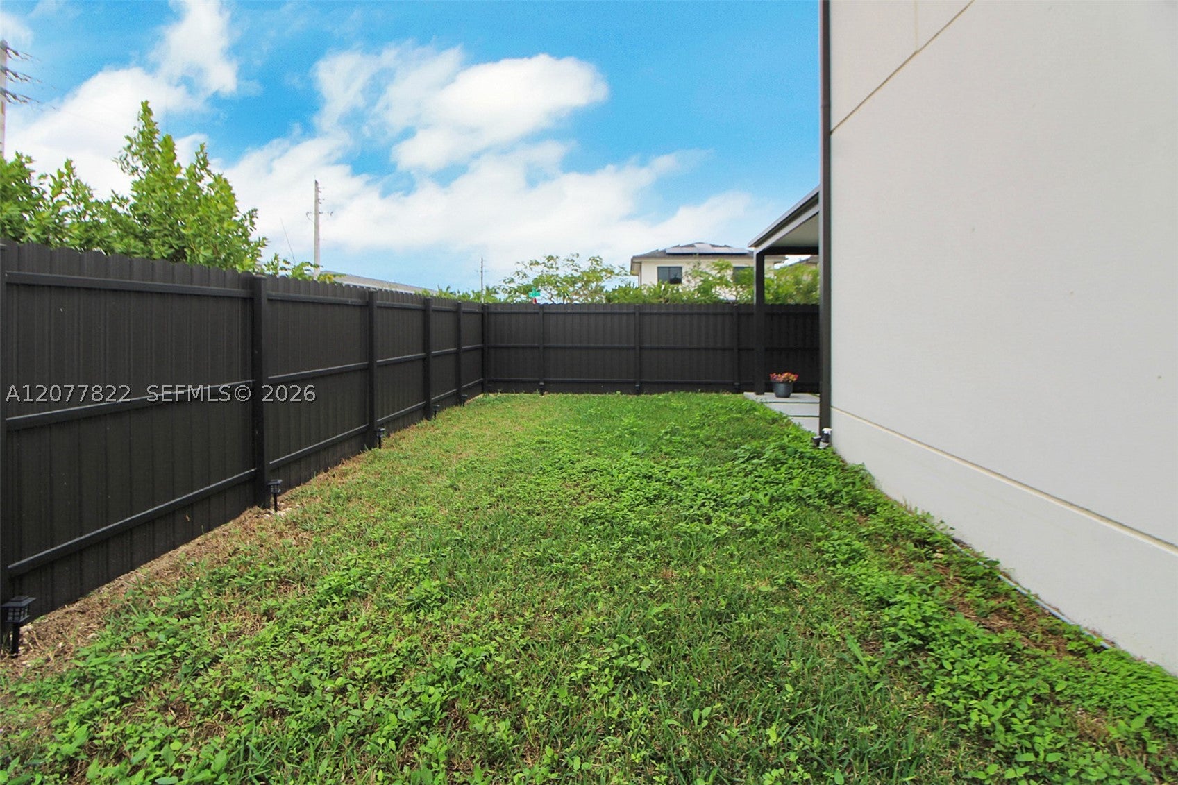 320 NW 13th Ct