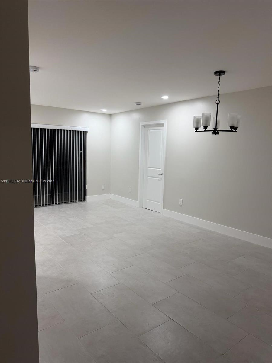 BANYAN TREE FOUR CONDO - Residential Lease