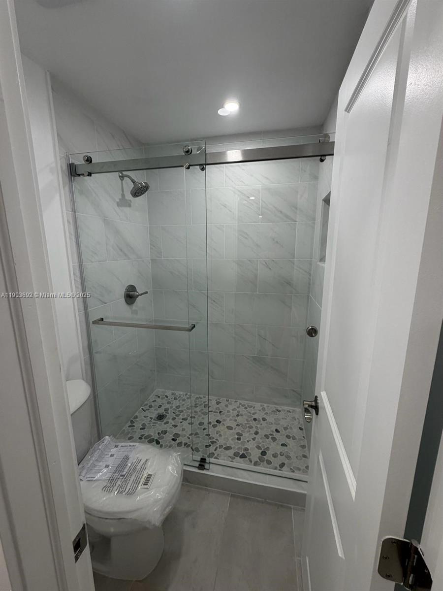 BANYAN TREE FOUR CONDO - Residential Lease