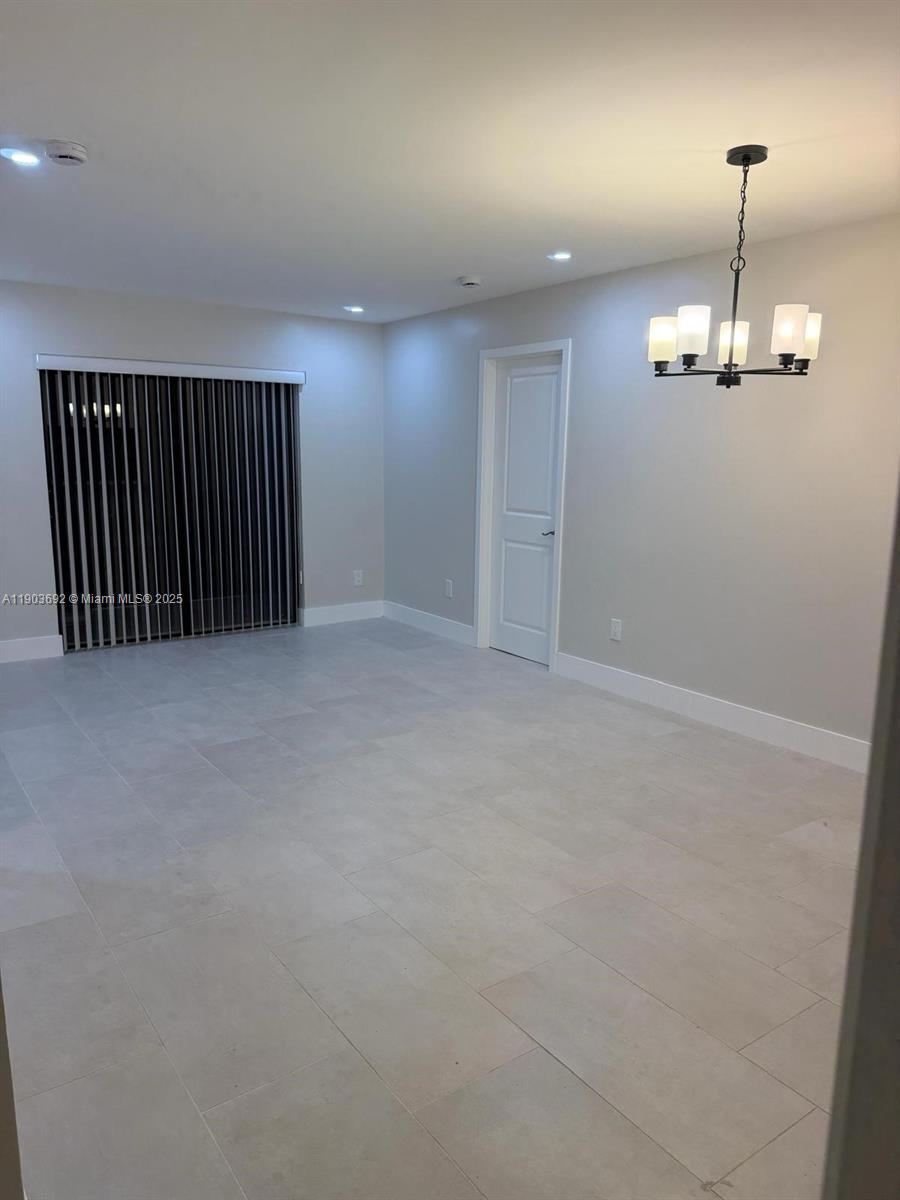 BANYAN TREE FOUR CONDO - Residential Lease