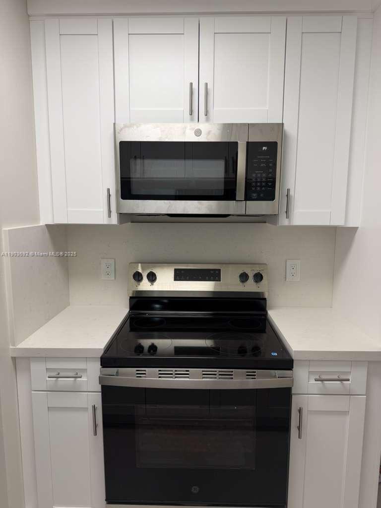 BANYAN TREE FOUR CONDO - Residential Lease