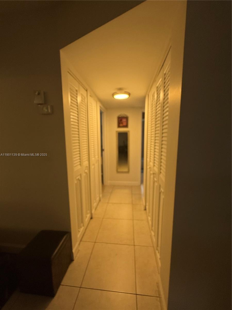 SOMERSET AT LAUDERDALE LA - Residential