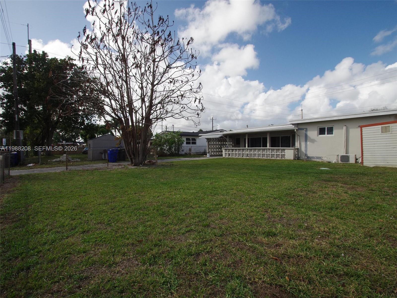 HOLLYWOOD HILLS - Residential Lease