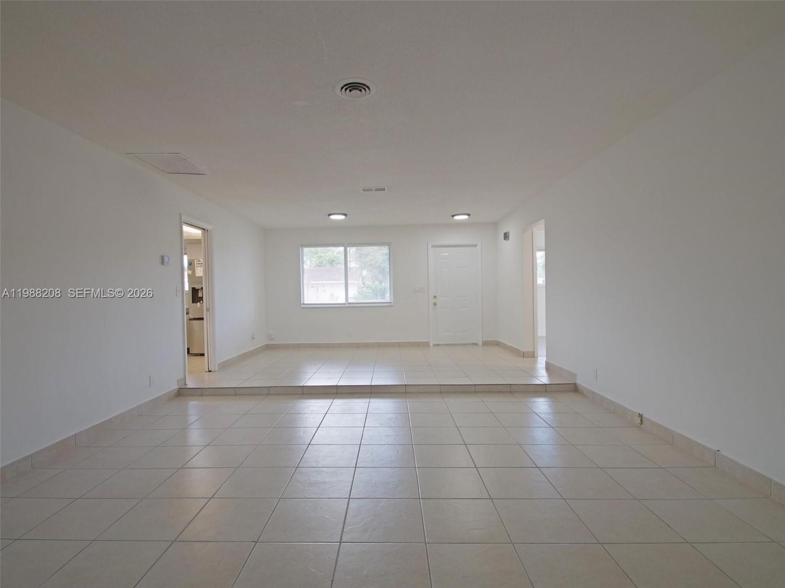 HOLLYWOOD HILLS - Residential Lease