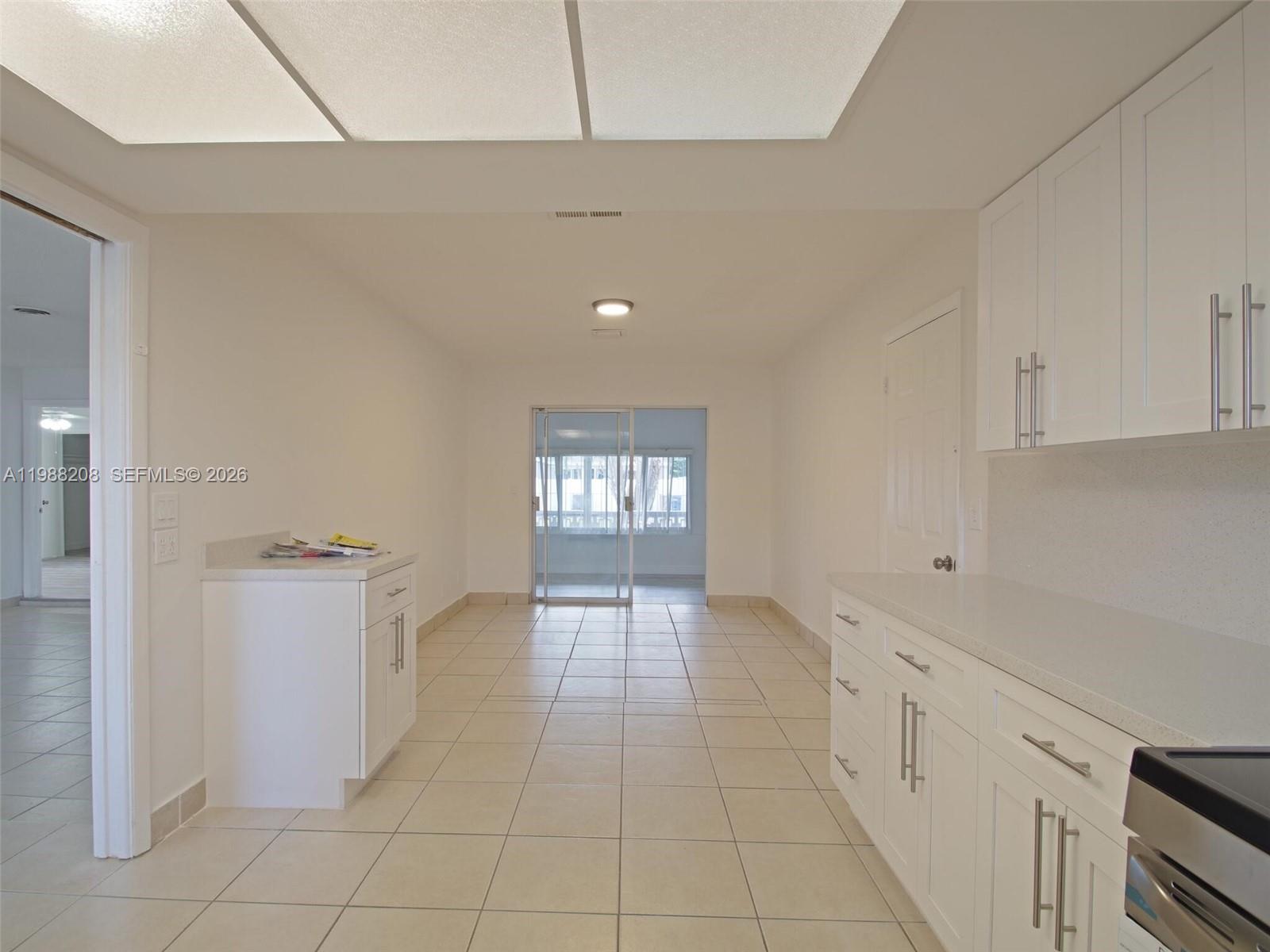 HOLLYWOOD HILLS - Residential Lease