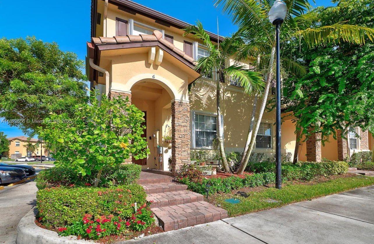 9125 Sw 227th St, Cutler Bay, Miami-Dade County, Florida - 2 Bedrooms  
3 Bathrooms - 