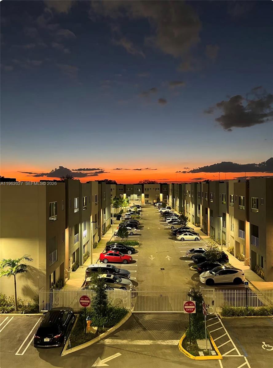 RIVERWOOD - Residential