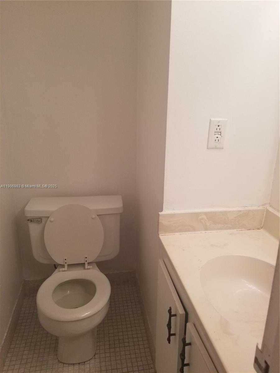 HERITAGE CIRCLE CONDO - Residential Lease