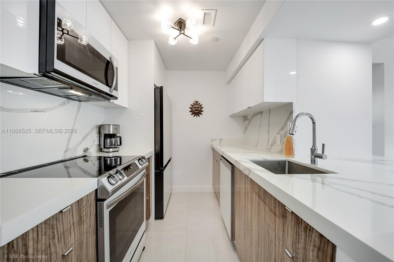 MIRADOR 1000 CONDO - Residential