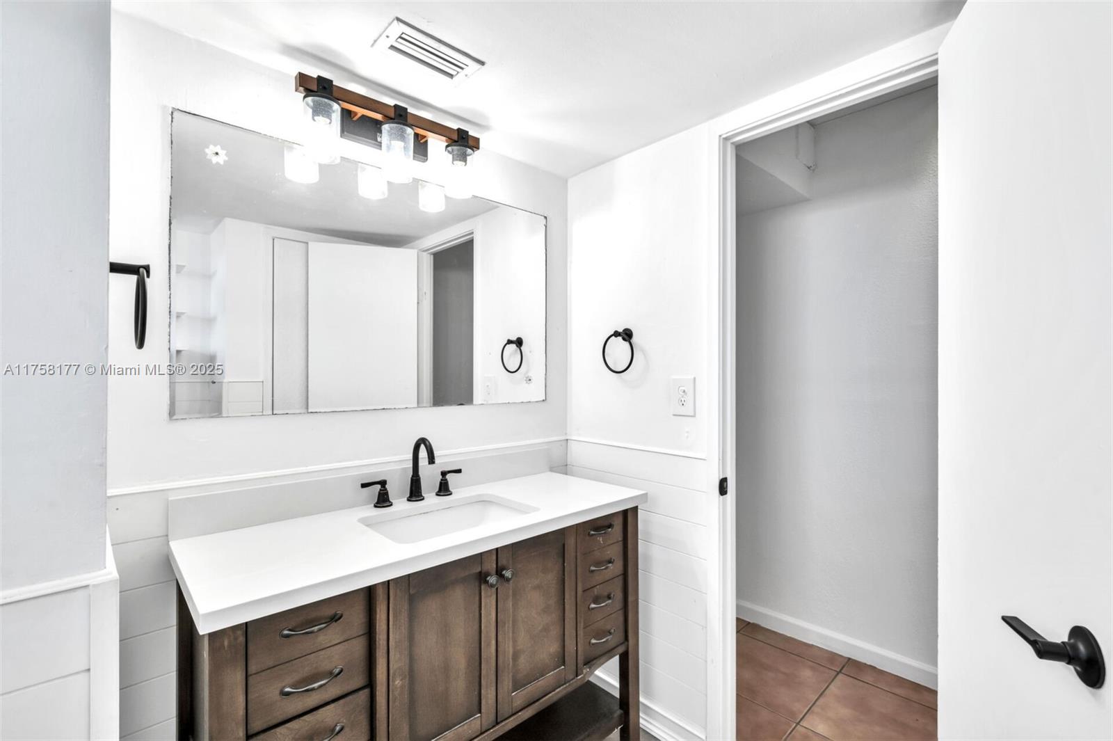 JADE WINDS GROUP - - Residential