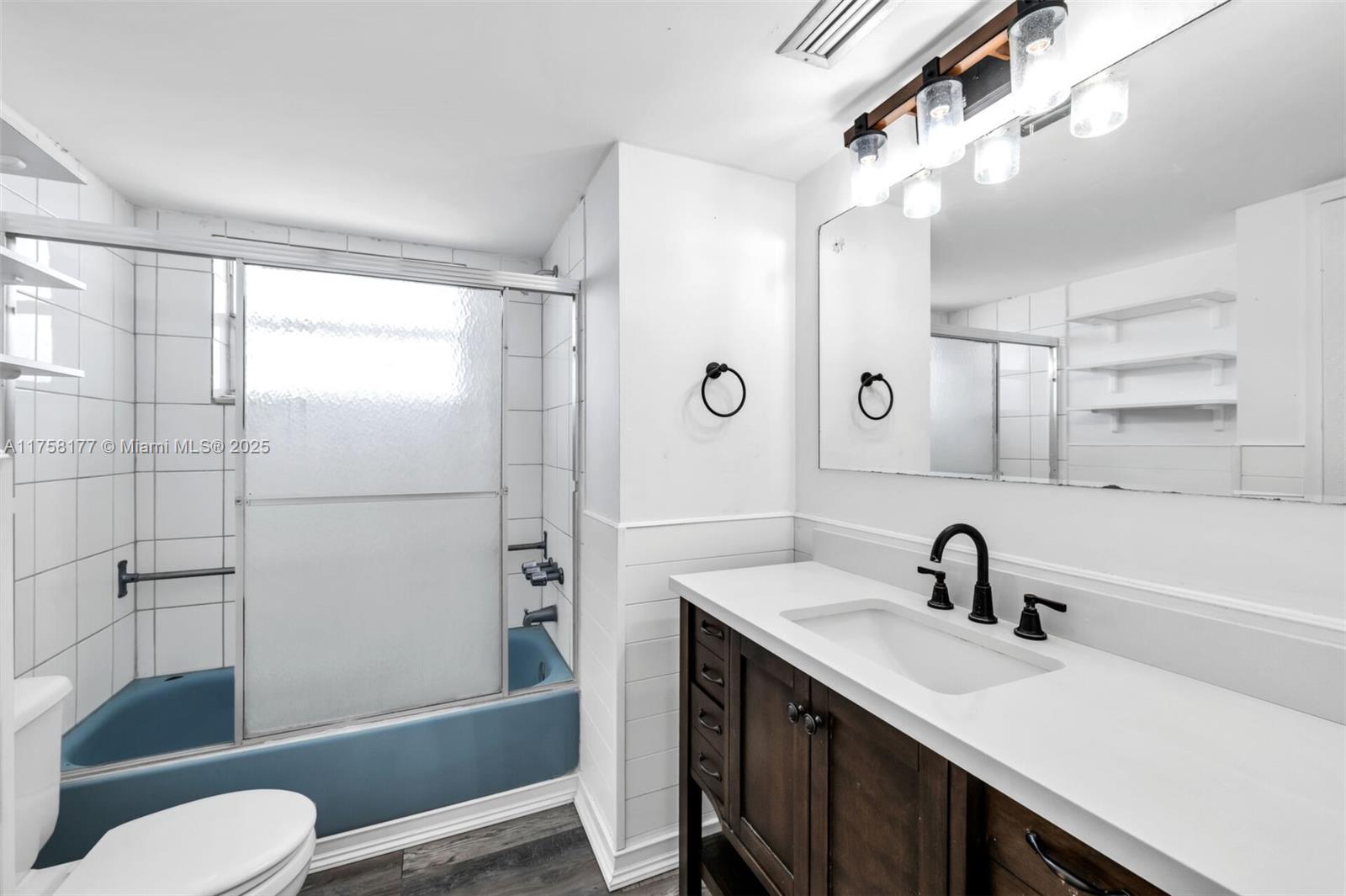 JADE WINDS GROUP - - Residential