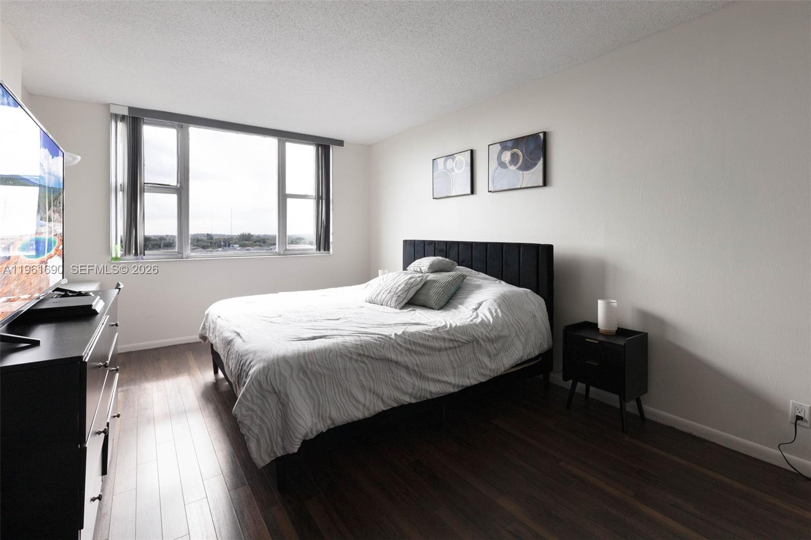 HILLCREST NO 21 CONDO - Residential