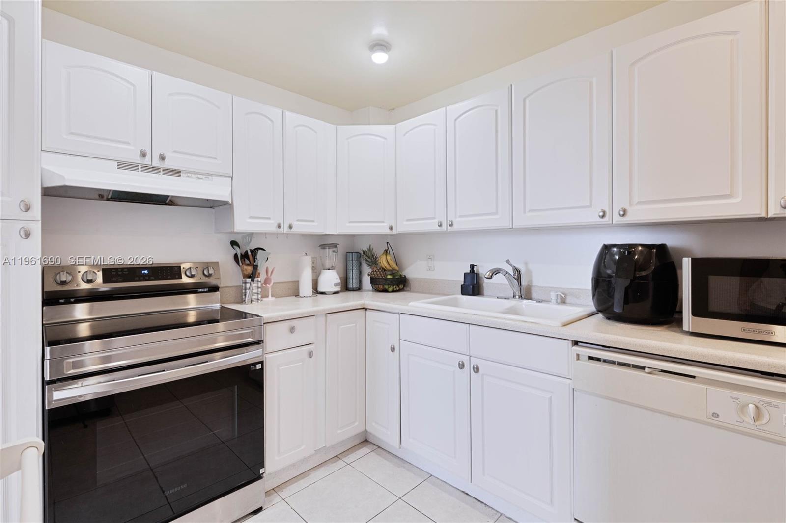 HILLCREST NO 21 CONDO - Residential