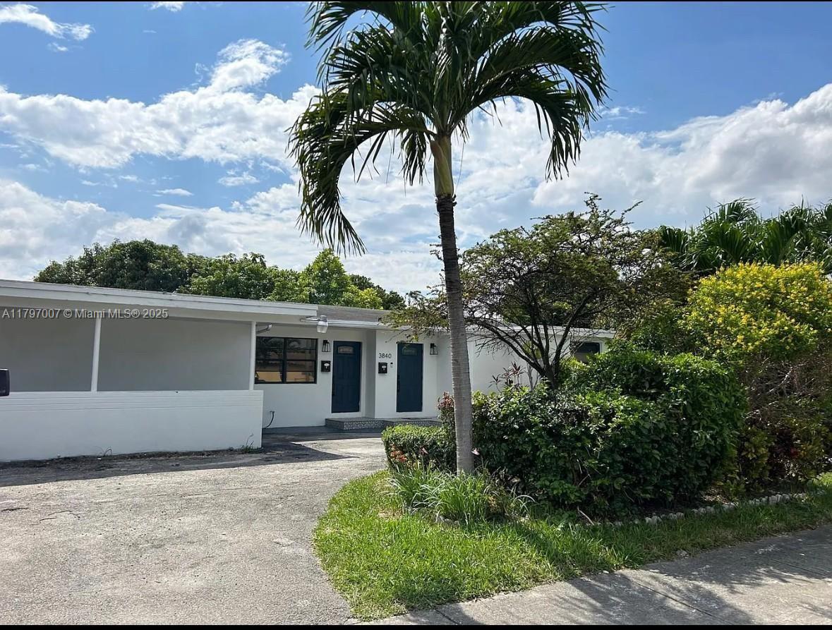Rental Property at 3840 Sw 94th Ave S, Miami, Broward County, Florida - Bedrooms: 3 
Bathrooms: 2  - $3,400 MO.