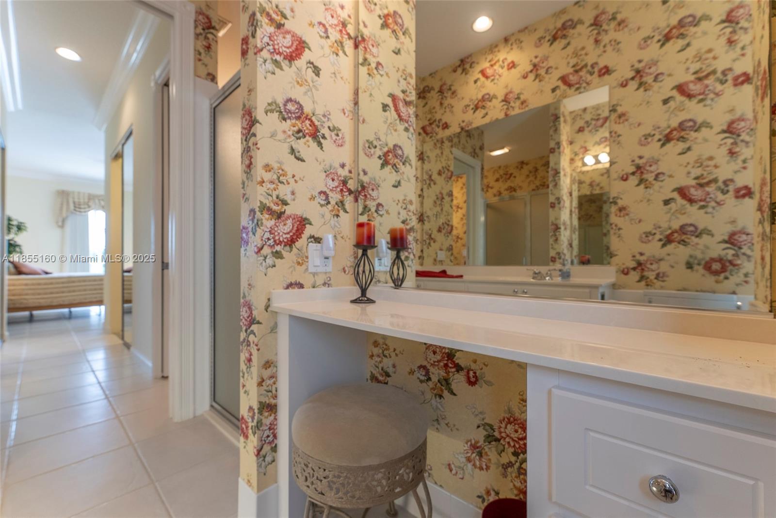 ISLES AT PALM BEACH GARDE - Residential