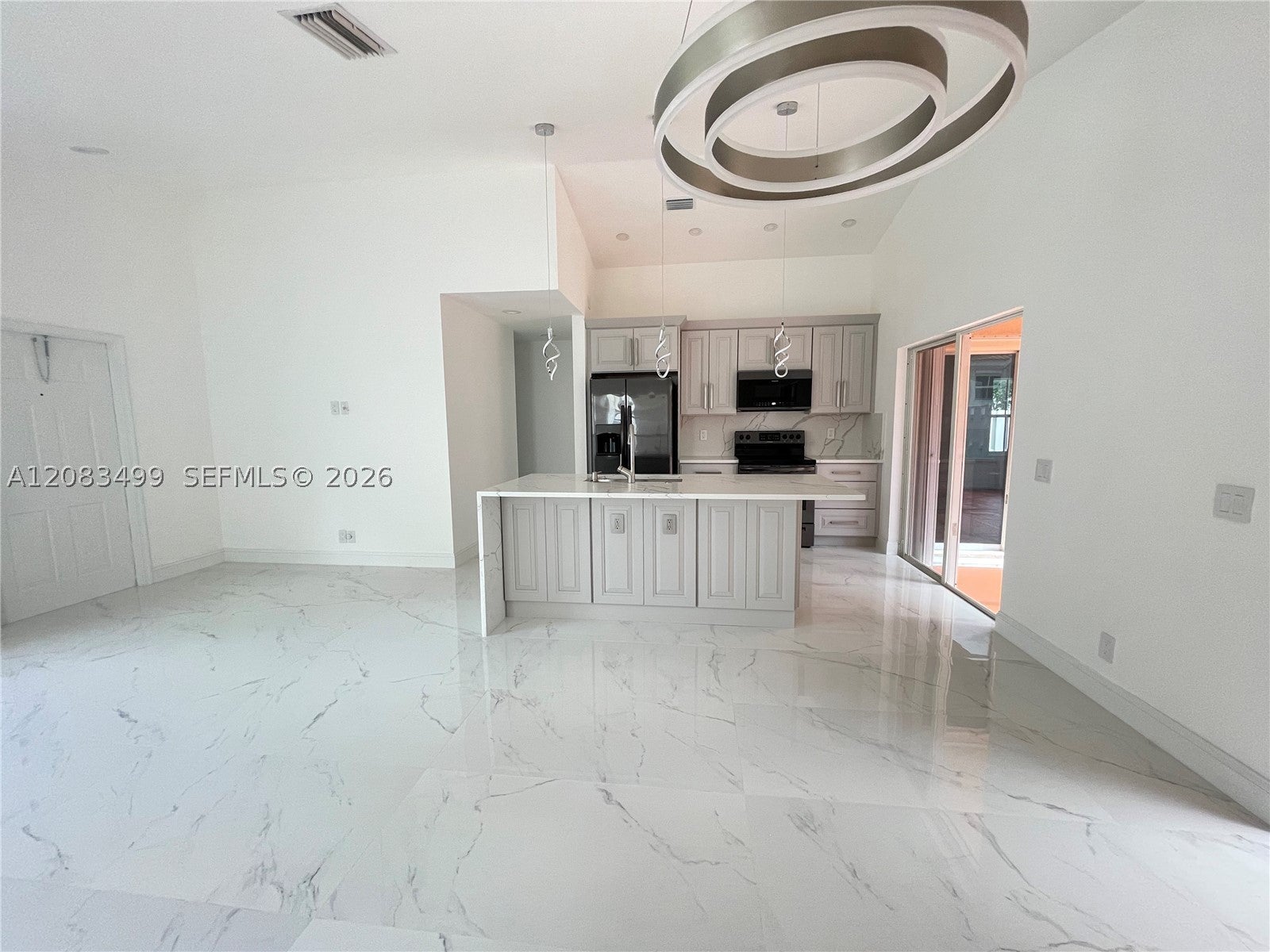 816 Sand Creek Cir