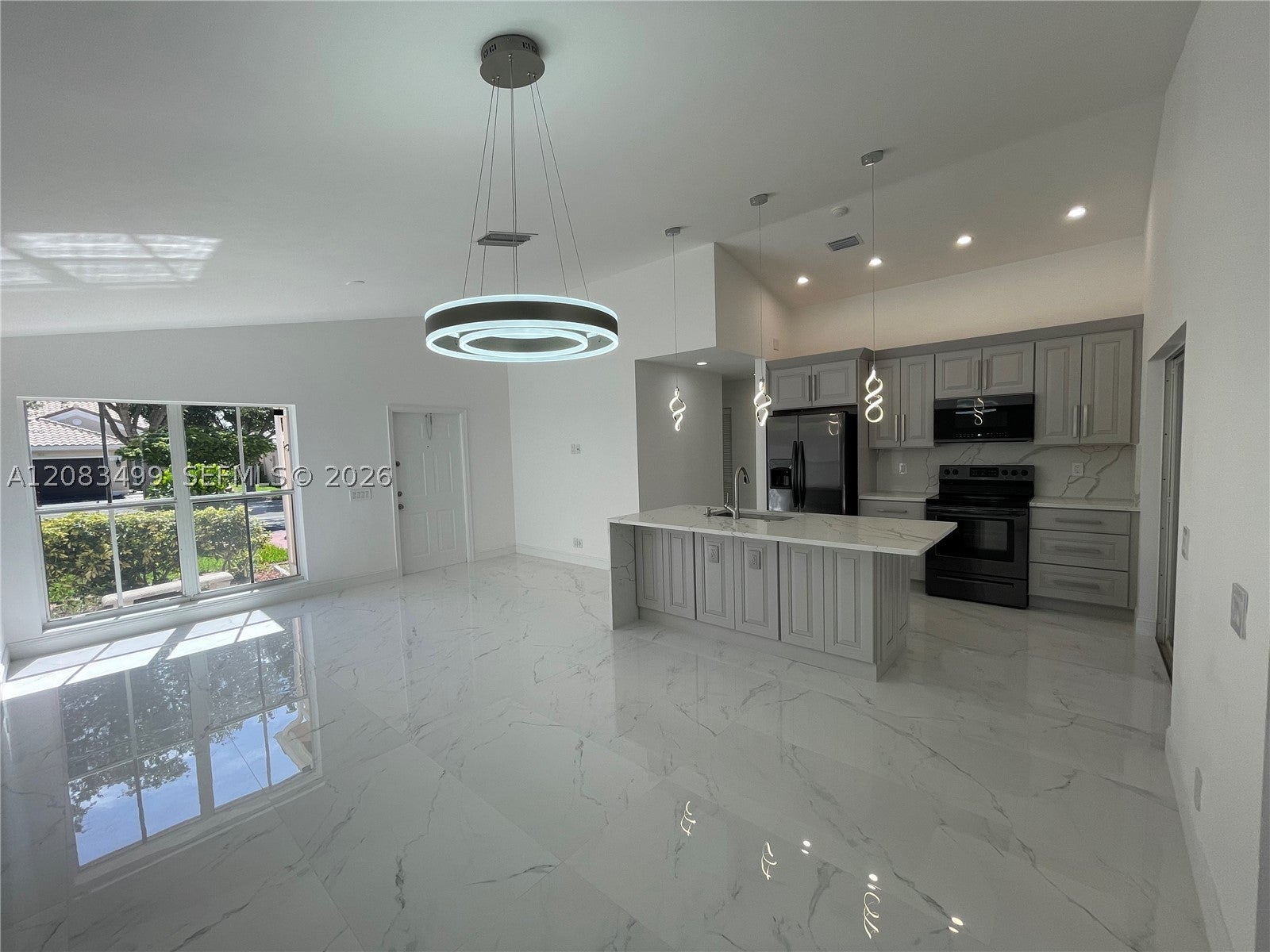 816 Sand Creek Cir