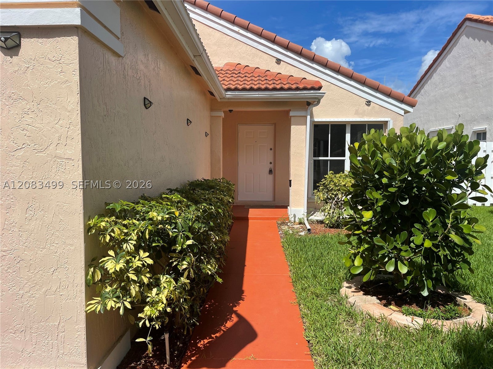 816 Sand Creek Cir, Weston FL 33327