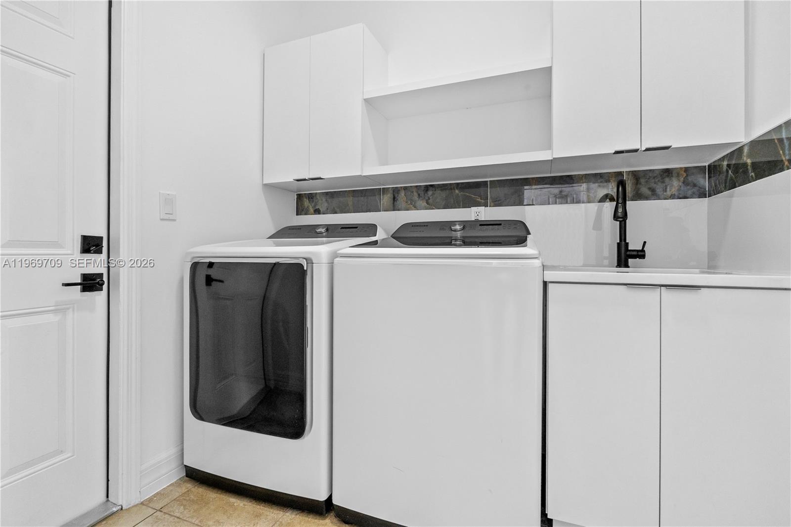 CAPE CORAL UNIT - Residential