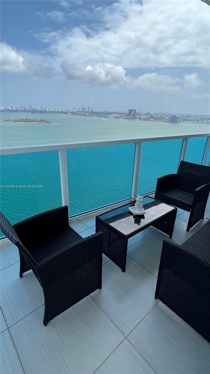 STAR LOFTS ON THE BAY CON - Residential Lease