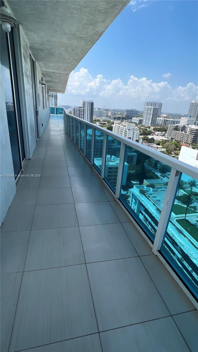 STAR LOFTS ON THE BAY CON - Residential Lease