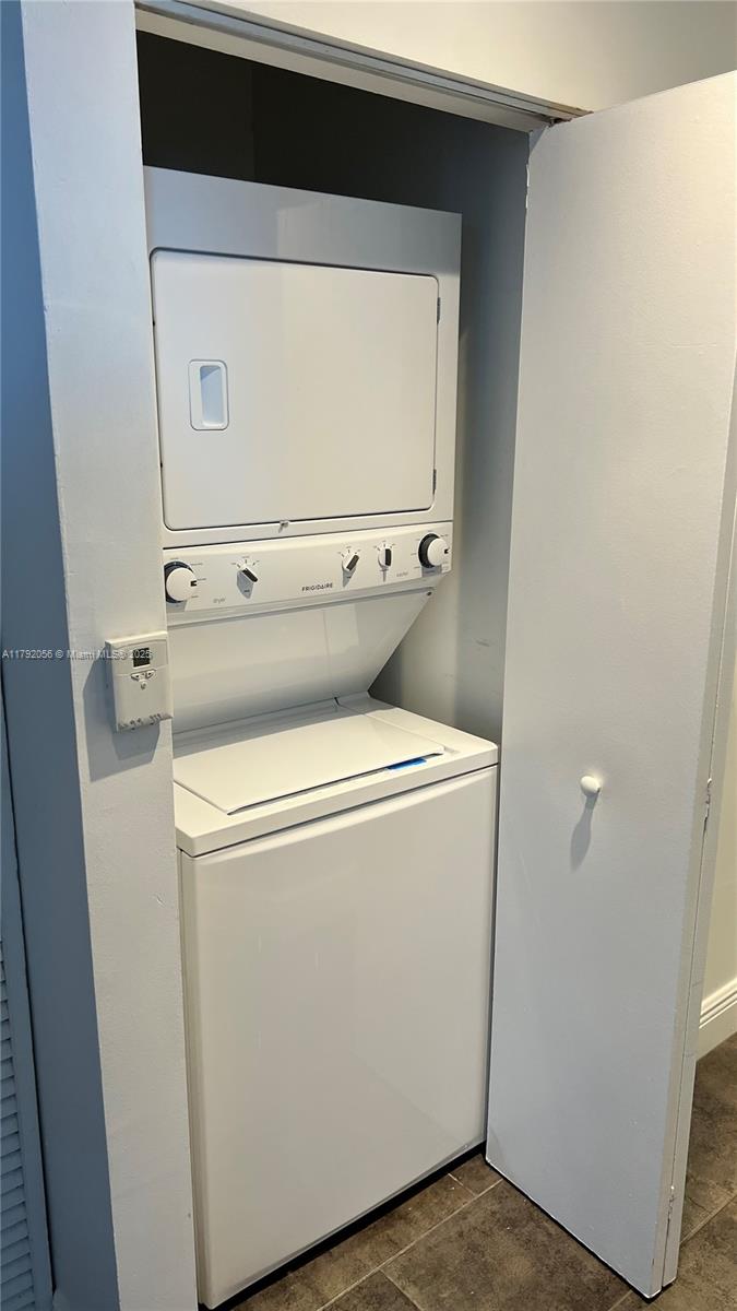 STAR LOFTS ON THE BAY CON - Residential Lease