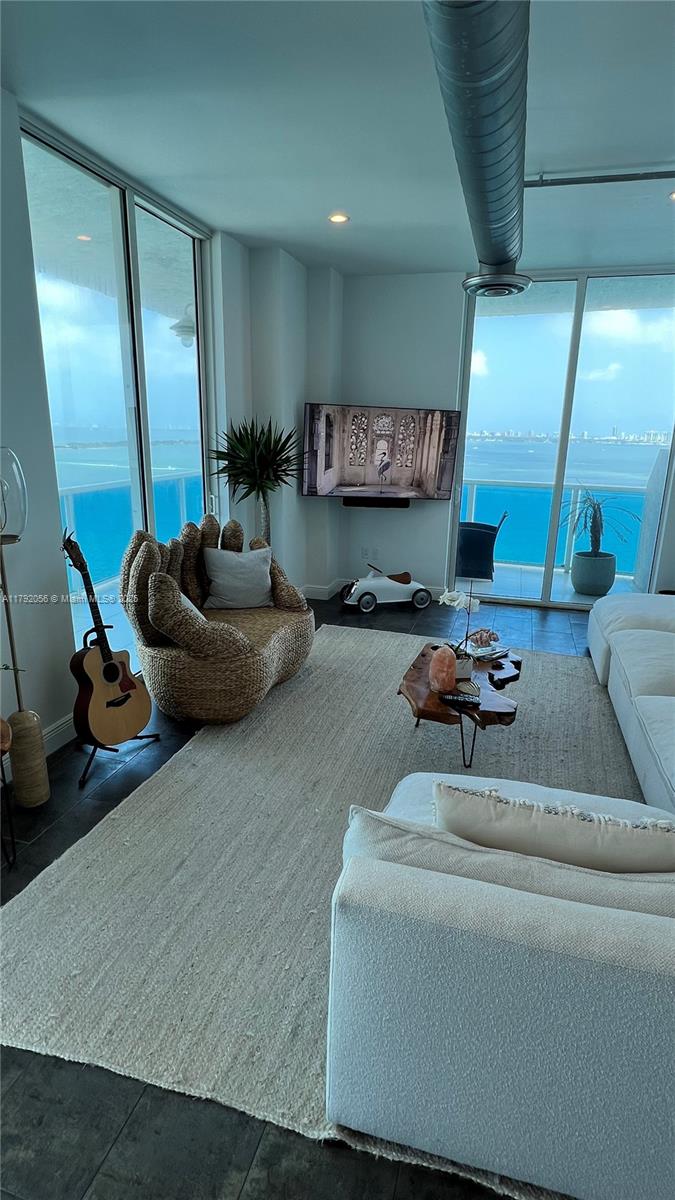 STAR LOFTS ON THE BAY CON - Residential Lease