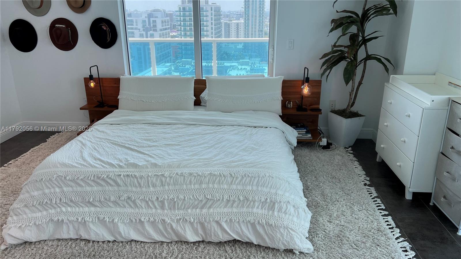 STAR LOFTS ON THE BAY CON - Residential Lease