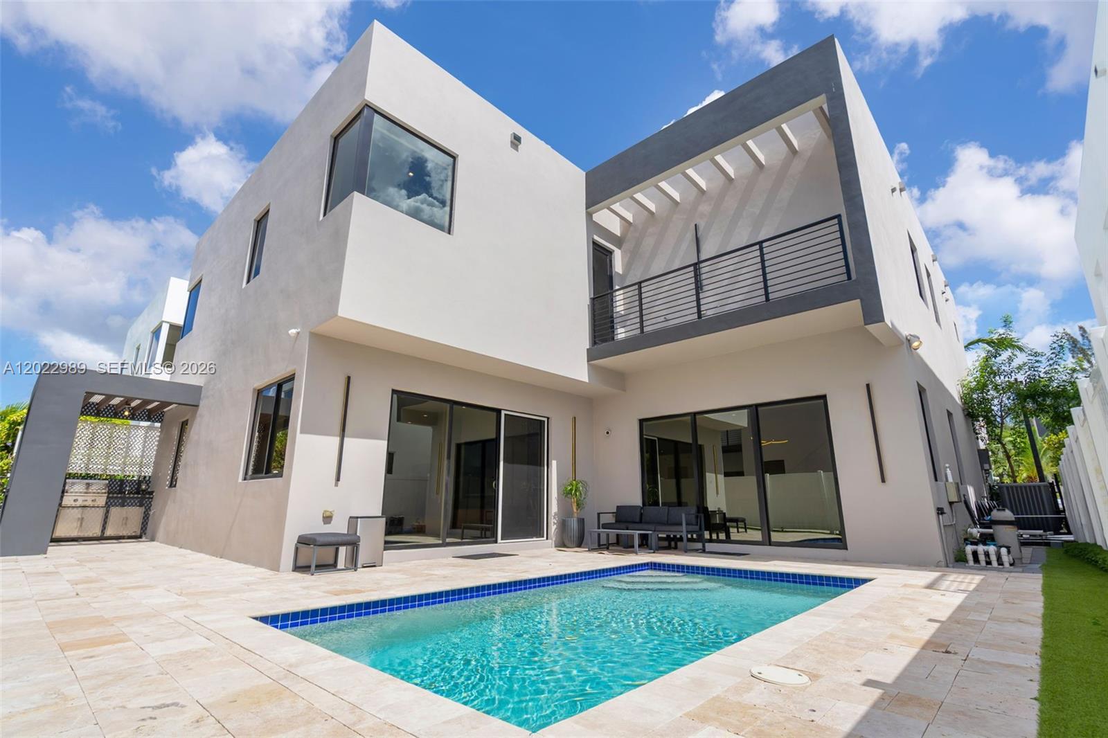 DORAL COMMONS RESIDENTIAL - Residential