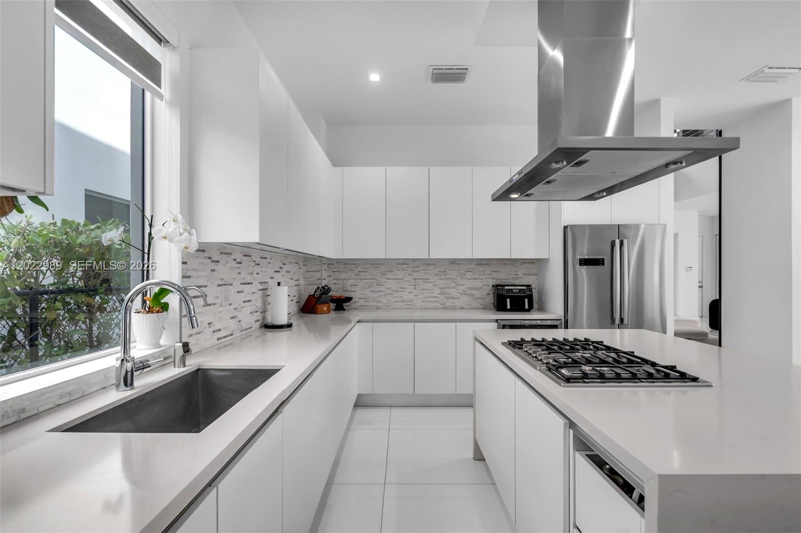 DORAL COMMONS RESIDENTIAL - Residential