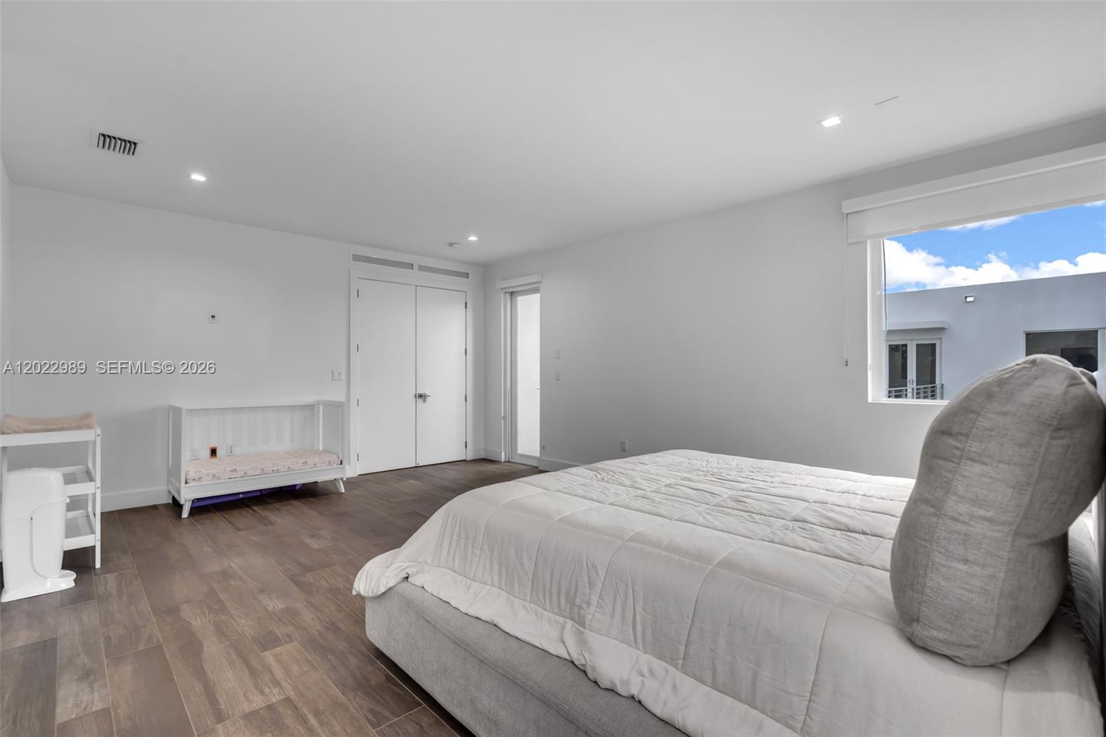 DORAL COMMONS RESIDENTIAL - Residential