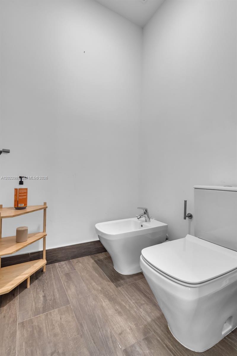 DORAL COMMONS RESIDENTIAL - Residential