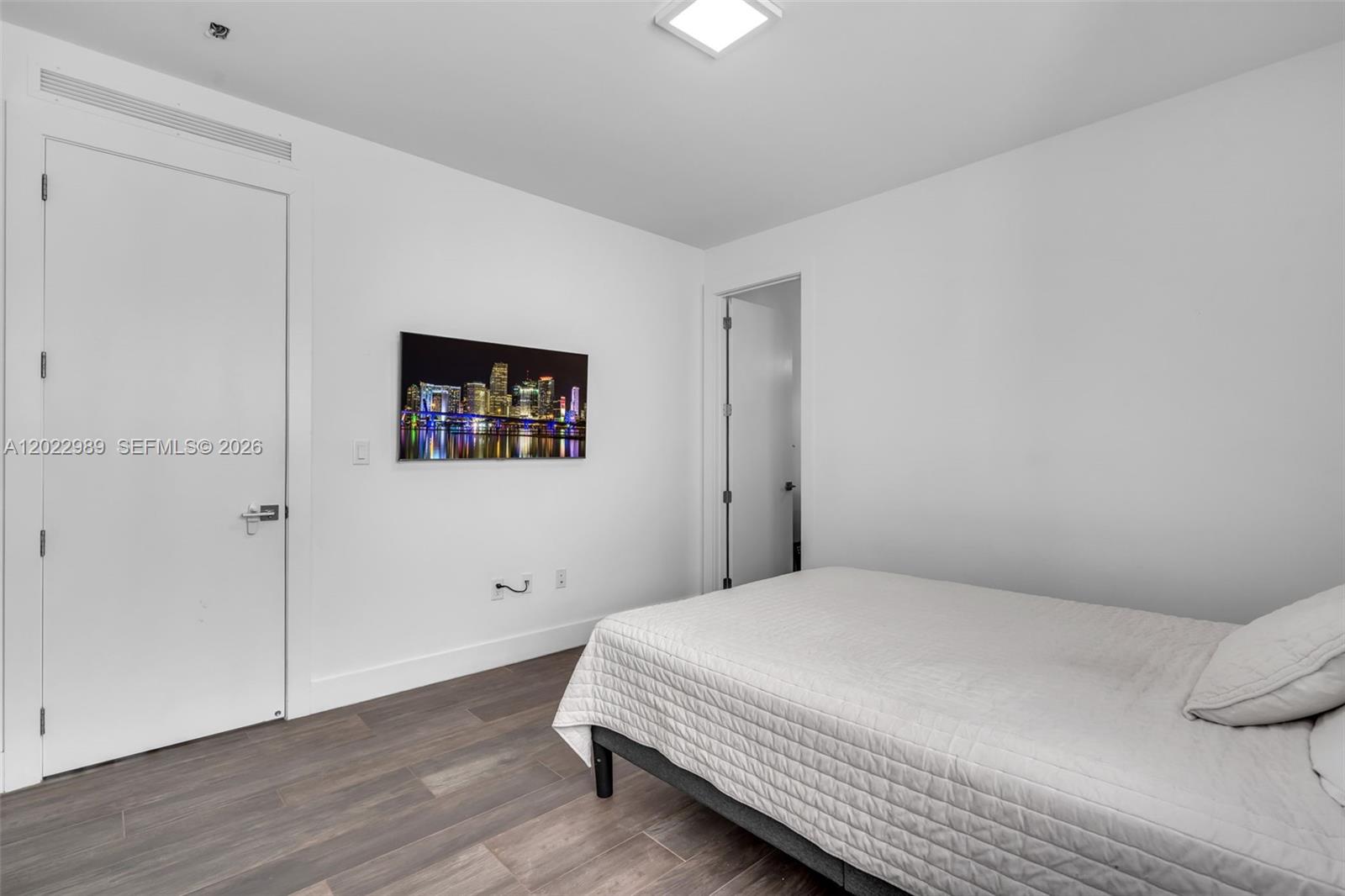 DORAL COMMONS RESIDENTIAL - Residential