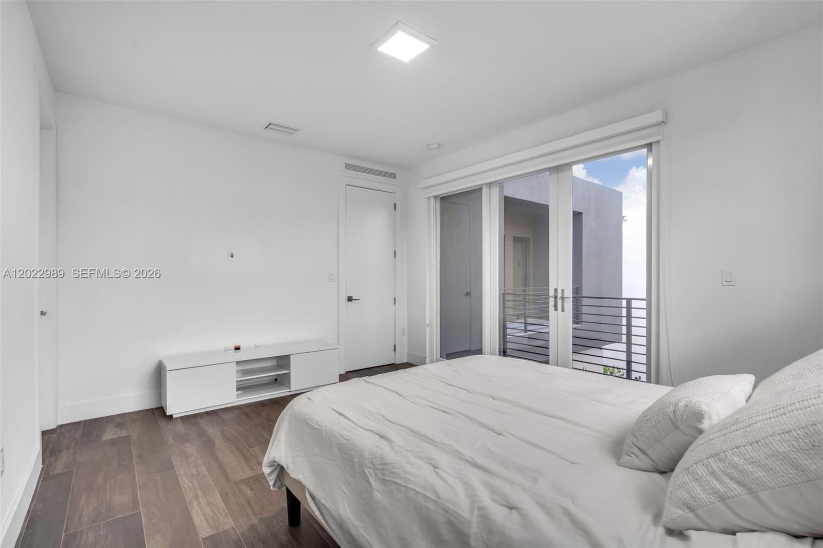 DORAL COMMONS RESIDENTIAL - Residential