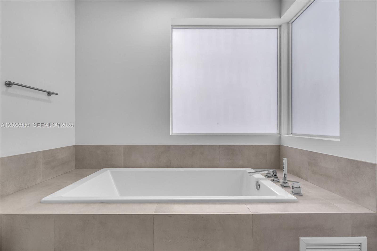 DORAL COMMONS RESIDENTIAL - Residential