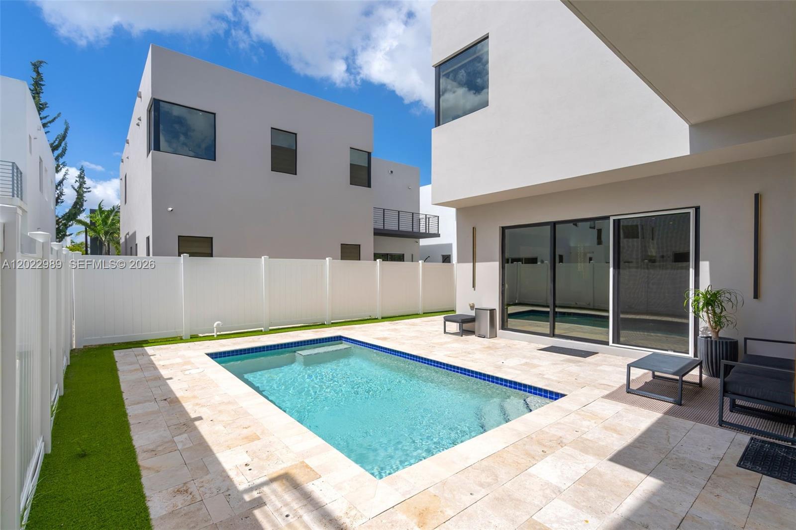 DORAL COMMONS RESIDENTIAL - Residential