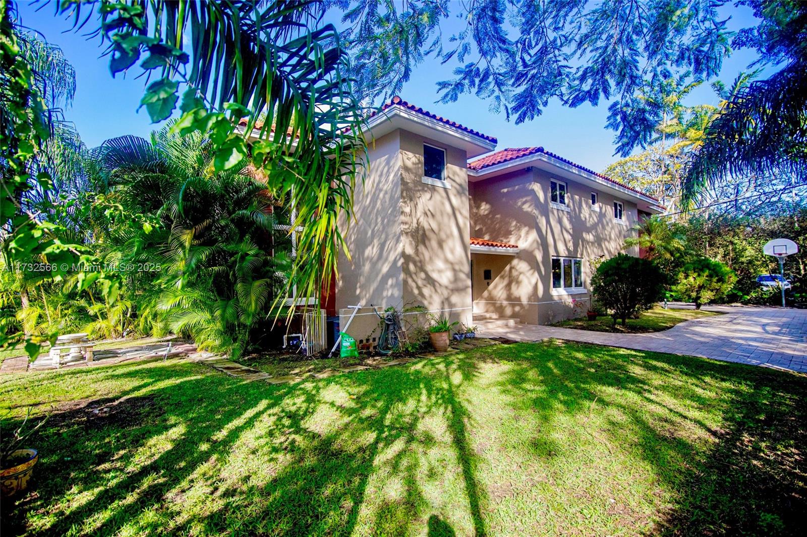 1543 Dorado Ave